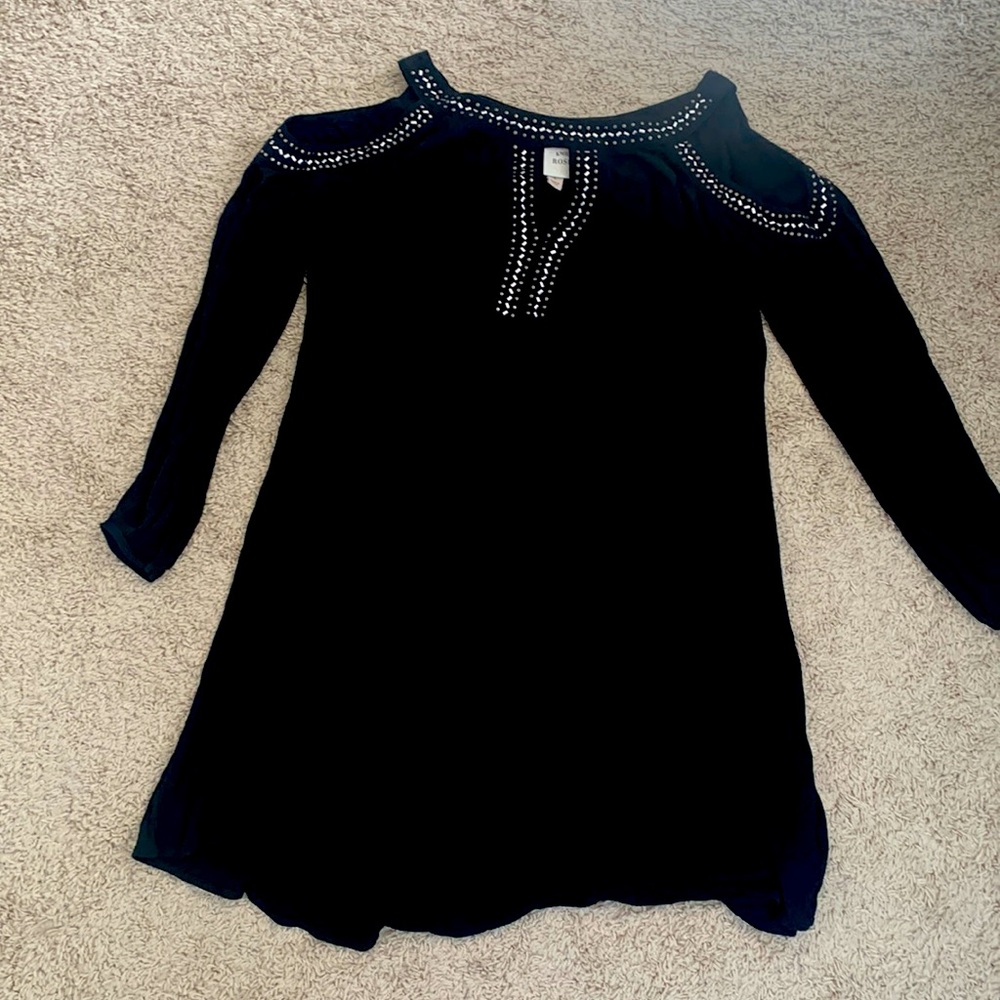 Knox Rose cold-shoulder dress